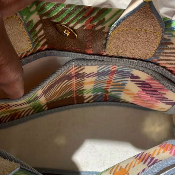 Authentic Dooney & Bourke 13 x 7 x 11 excellent preloved condition 💕 - Picture 8 of 11